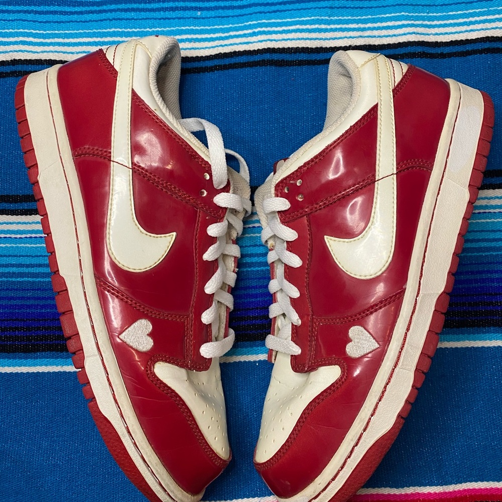 2004 Women’s Nike Dunk Low Valentines Day Vintage